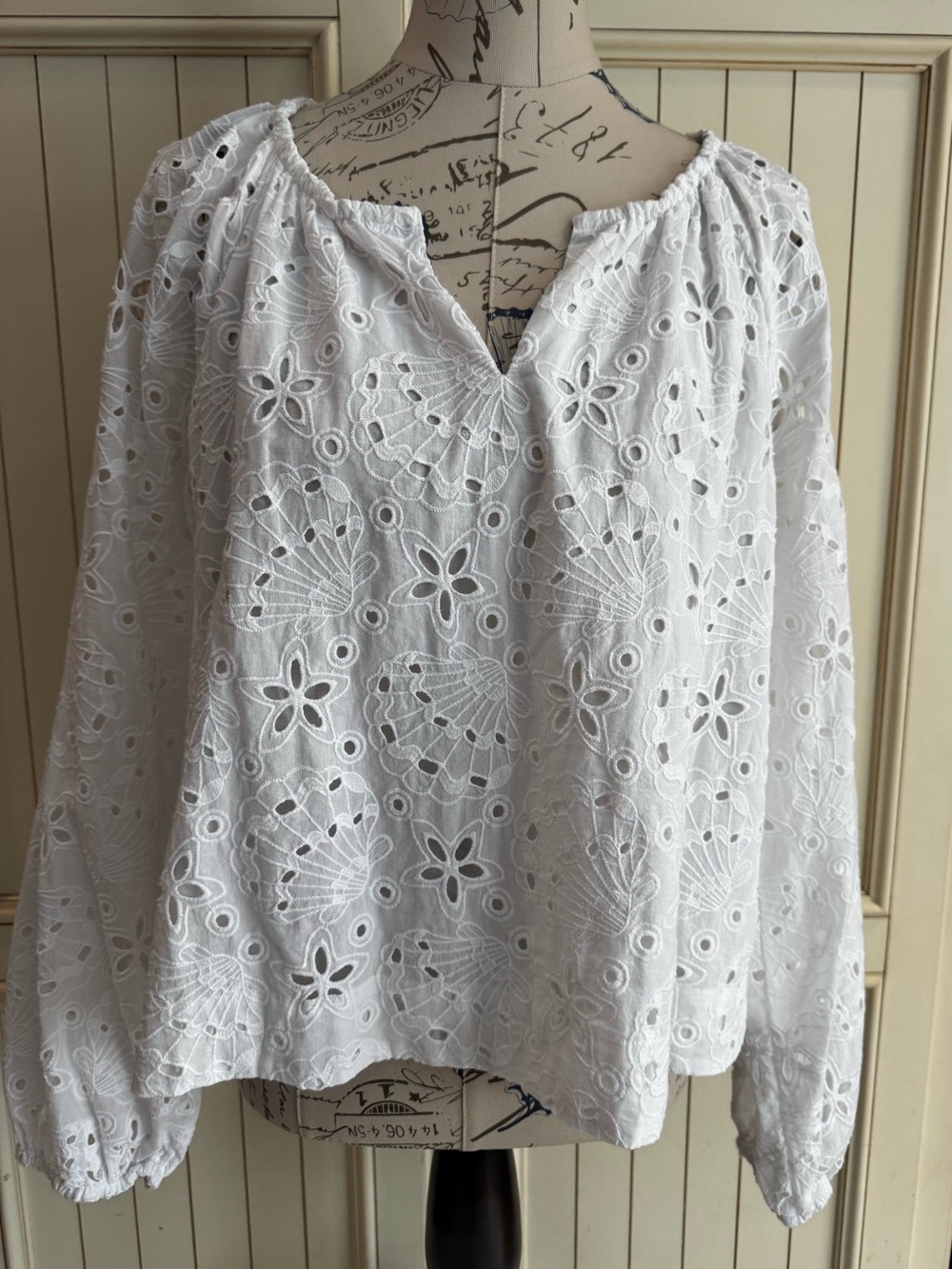 Lilly Pulitzer Shell eyelet top, worn once, size large